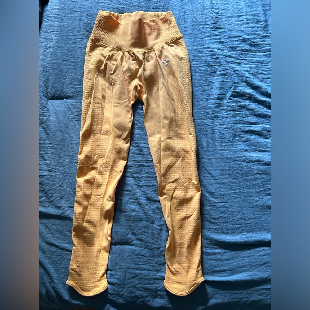 Mustard yellow GYMSHARK leggings, size small.
